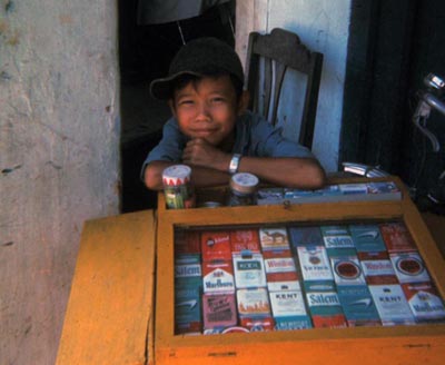 54. Phan Rang: Xin, You buy cigarettes?